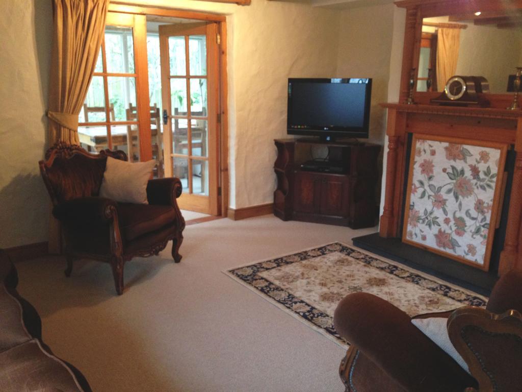 Berwick Hall Cottage Moira  Rum bild